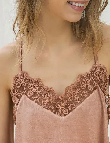 Maiou Bershka, maro