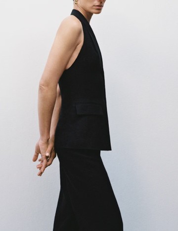 Vesta Mango, negru