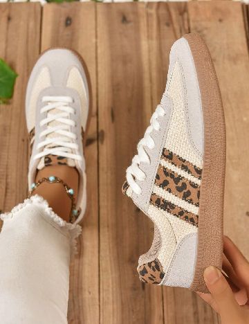Adidasi SHEIN, mix culori