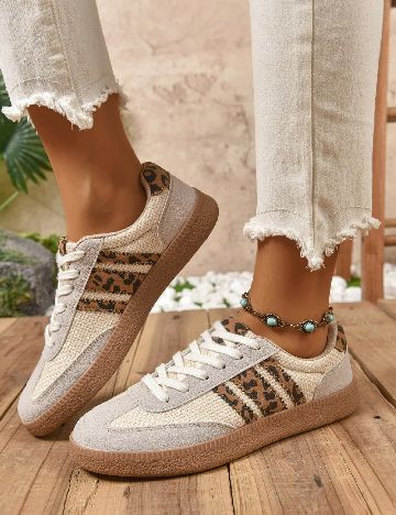 Adidasi SHEIN, mix culori