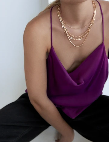 Maiou Zara, mov