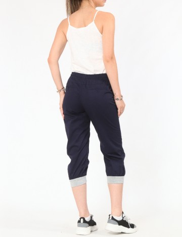 Pantaloni trei sferturi Bershka, bleumarin