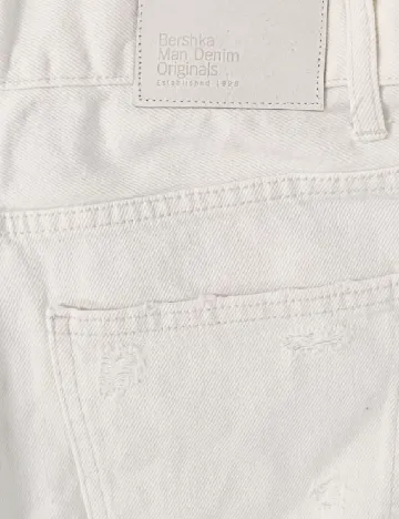 Pantaloni scurti Bershka, alb