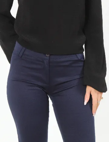 Pantaloni Bershka, bleumarin