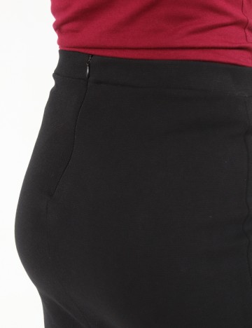 Fusta Bershka, negru