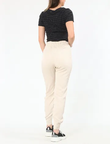 Pantaloni Bershka, bej