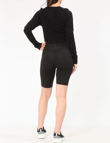 Top Top Shop, negru