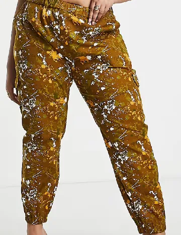 Pantaloni I SAW IT FIRST, maro