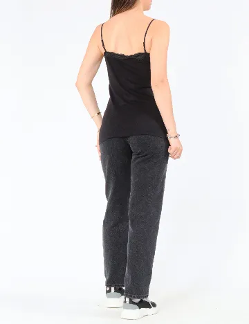 Maiou Zara, negru
