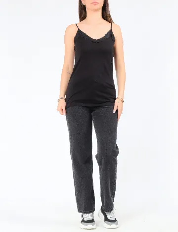 Maiou Zara, negru