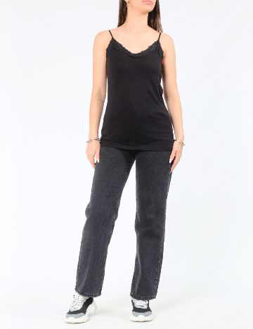 Maiou Zara, negru