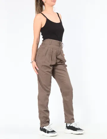 Pantaloni Bershka, maro