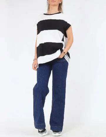 Maiou Zara, alb/negru