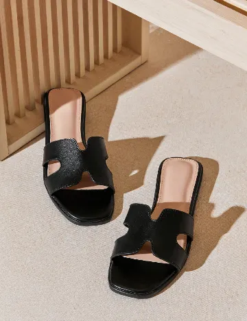 Slapi SHEIN, negru