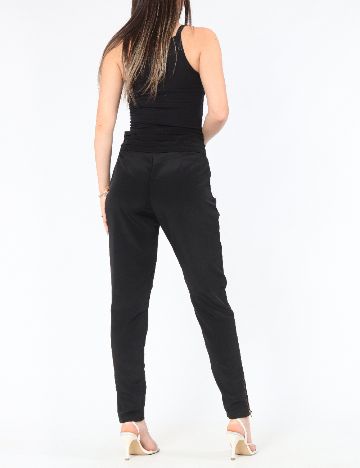 Pantaloni Bershka, negru