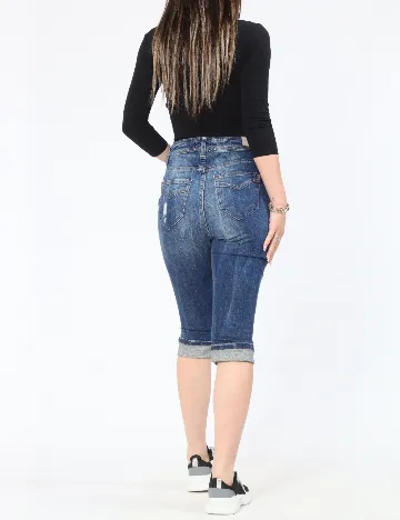 Pantaloni trei sferturi Bershka, albastru