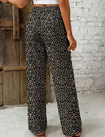 Pantaloni SHEIN CURVE, negru/crem