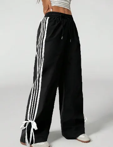 Pantaloni SHEIN, negru/alb