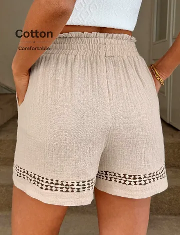 Pantaloni scurti SHEIN, crem