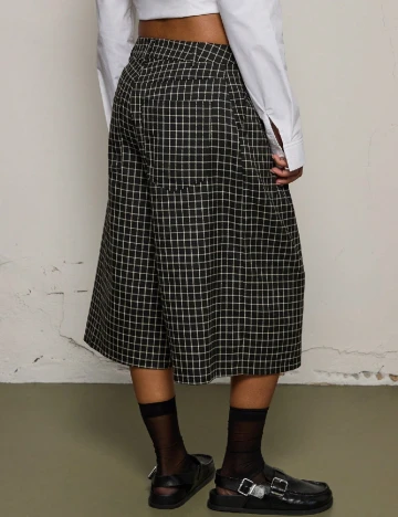 Pantaloni trei sferturi SHEIN, negru