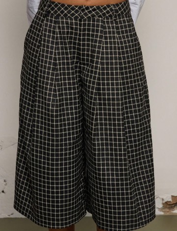 Pantaloni trei sferturi SHEIN, negru