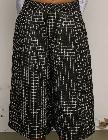 Pantaloni trei sferturi SHEIN, negru