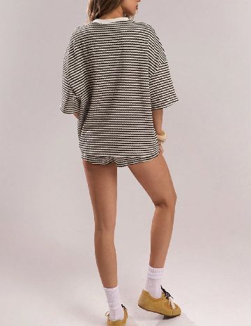 Tricou SHEIN, maro