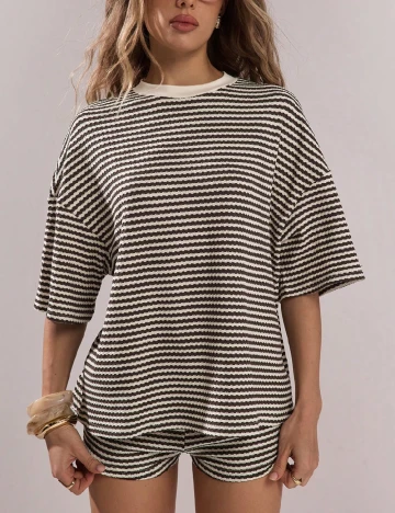 Tricou SHEIN, maro