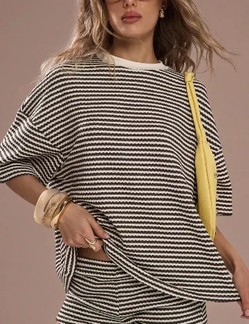 Tricou SHEIN, maro