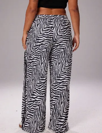 Pantaloni SHEIN CURVE, negru/alb