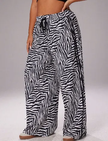 Pantaloni SHEIN CURVE, negru/alb
