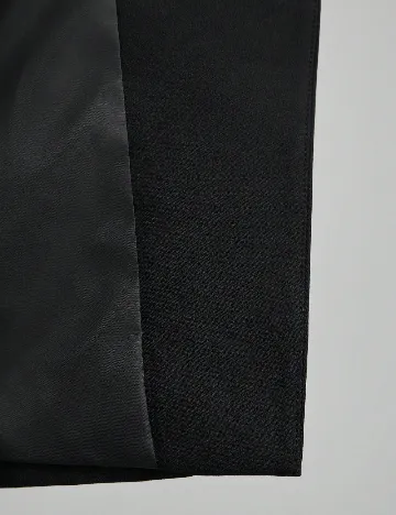 Vesta Ontre, negru