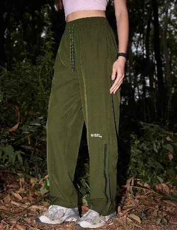 Pantaloni In My Nature, verde