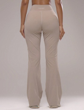 Compleu Musera, crem