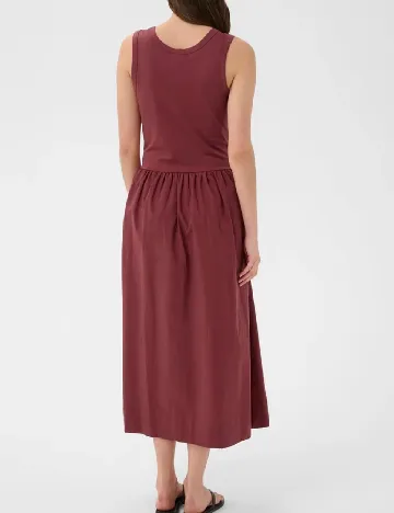 Rochie medie Part Two, visiniu