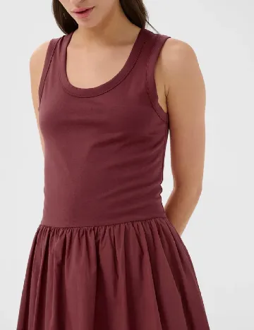 Rochie medie Part Two, visiniu