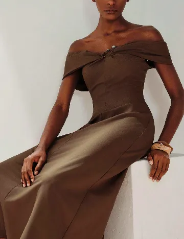 Rochie medie Aveloria, maro