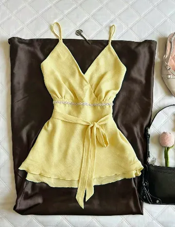 Top SHEIN, galben