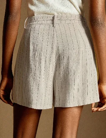Pantaloni scurti SHEIN, bej