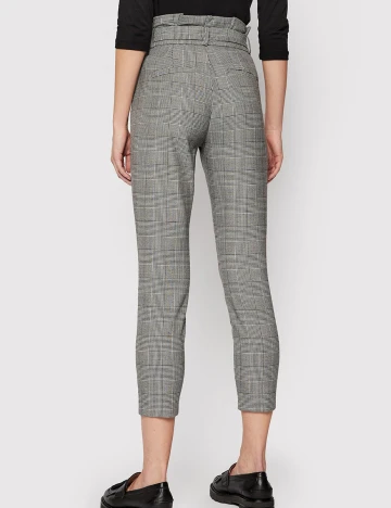 Pantaloni Vero Moda, gri Gri