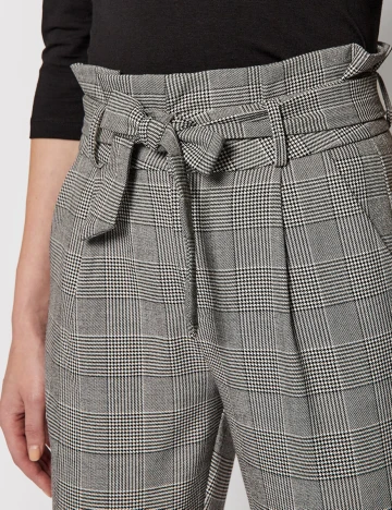 Pantaloni Vero Moda, gri Gri