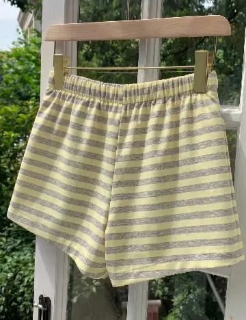 Pantaloni scurti SHEIN, gri/galben