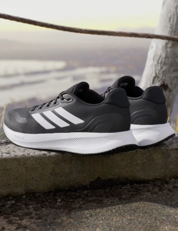 Adidasi Adidas, negru