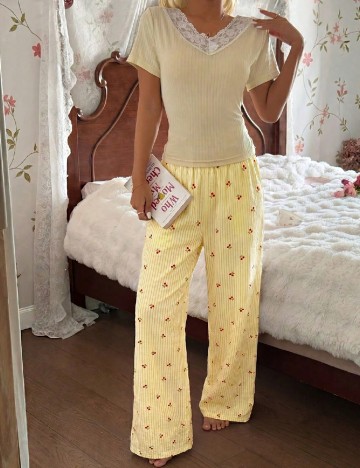 Pijama SHEIN, galben