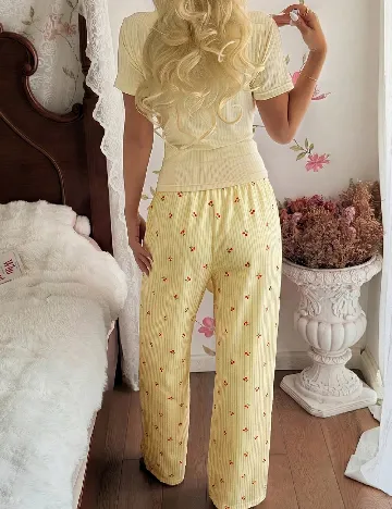 Pijama SHEIN, galben