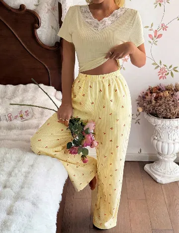 Pijama SHEIN, galben
