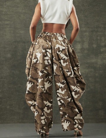 Pantaloni SHEIN, maro/crem