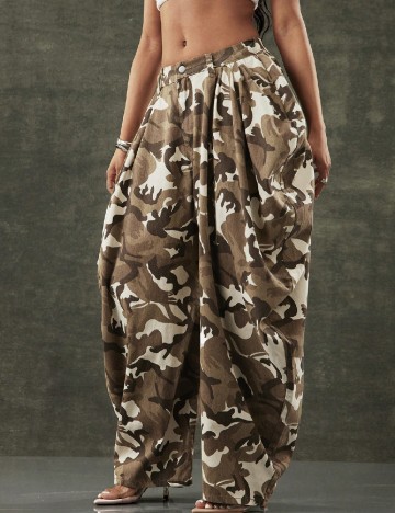 Pantaloni SHEIN, maro/crem