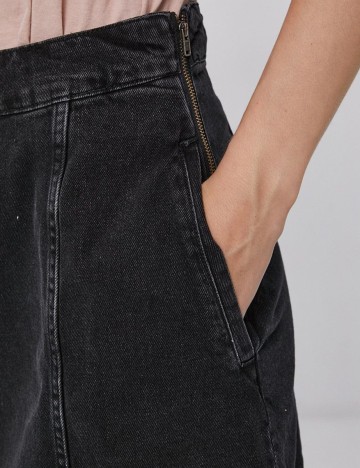 Fusta Noisy May, negru