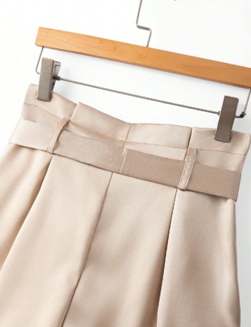 Pantaloni scurti SHEIN, crem